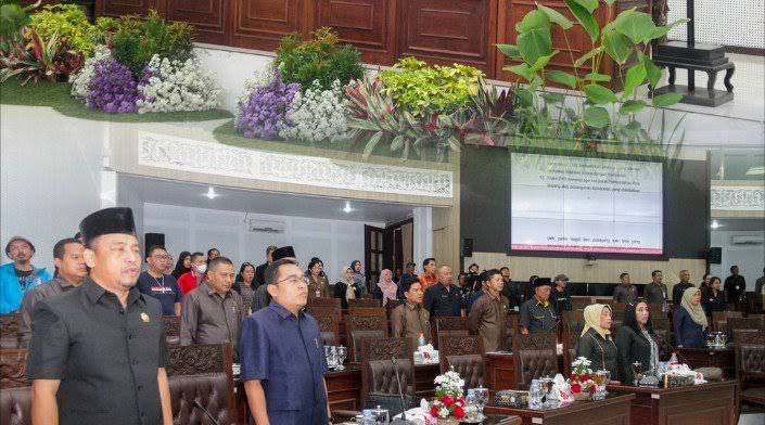 Suasana rapat paripurna DPRD kota malang beberap waktu lalu
