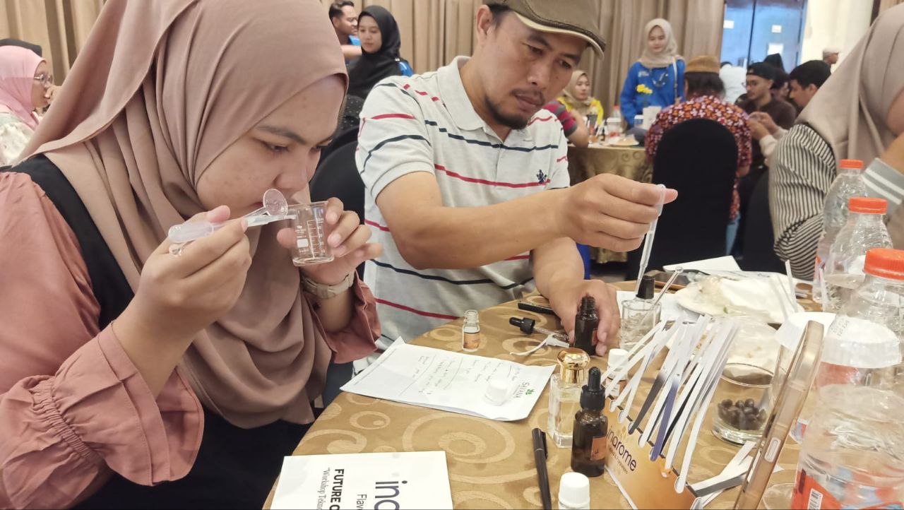Peserta workshop dalam Event Customer Gathering Depo Aroma