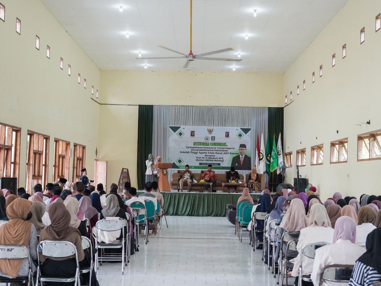 Kunjungan kerja Pimpinan Unisma Malang ke Bawean mengunjungi Pondok Pesantren Ihyaul Ulum Bawean