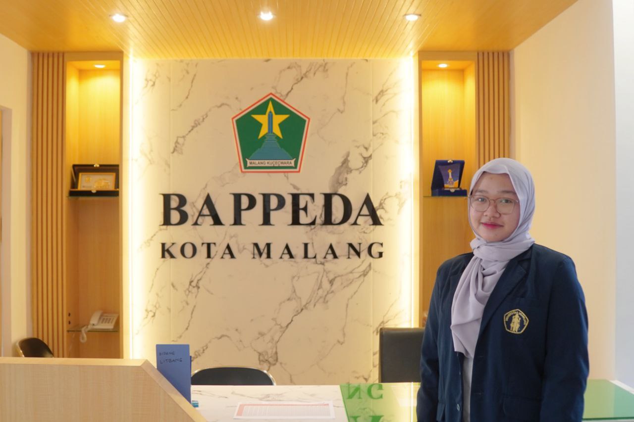 Alvinda Putri Ruriana, S.IP Bebas Skripsi dan Jadi Lulusan Termuda Universitas Brawijaya (UB) Periode XIV