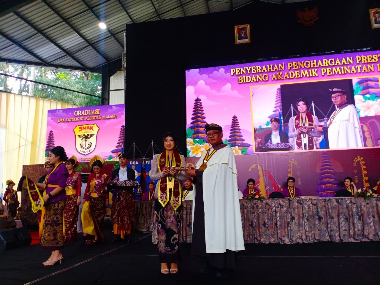 Penerima Penghargaan Prestasi Bidang Akademik SMA Katolik St. Albertus Malang