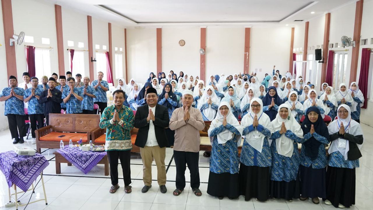 Presiden NGG Foto Bersama pada acara Halal Bihalal JSIT Malang.