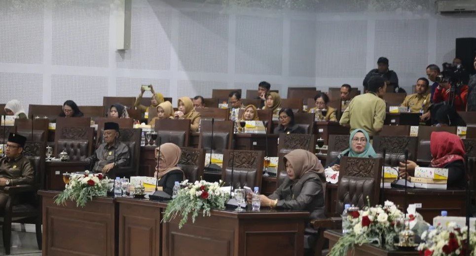 Bahasan Peningkatan Realisasi PAD di Tahun 2024 dalam Rapat Paripurna DPRD Kota Malang.
