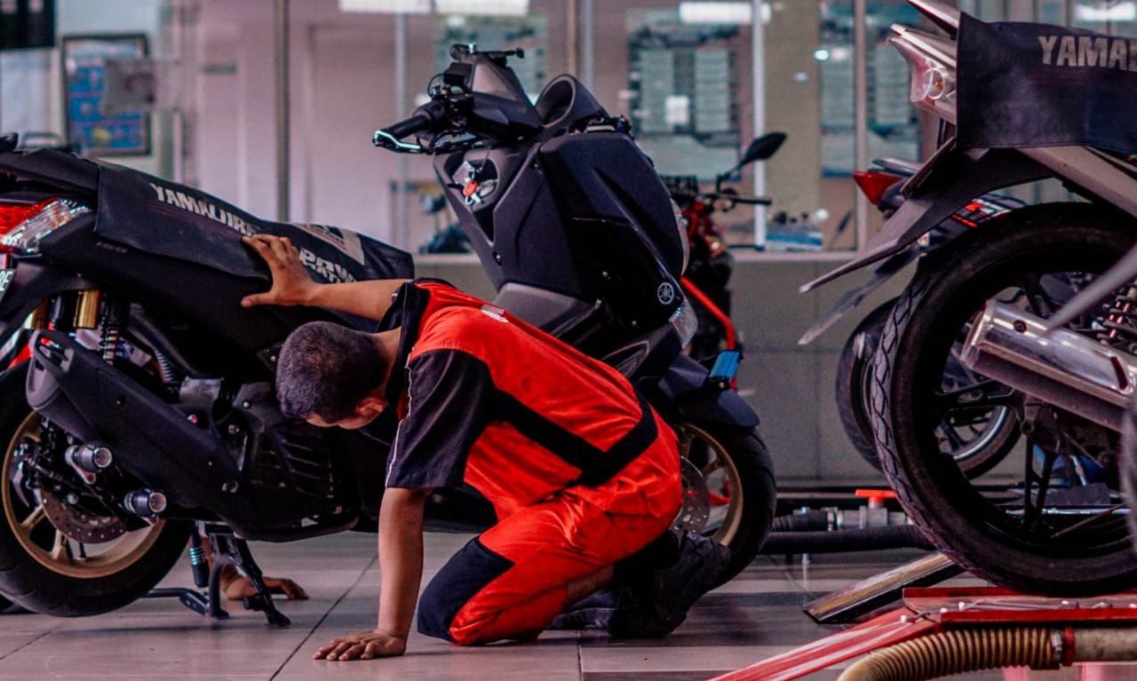 Service Motor & Pengecekan oli di PT. Surya Timur Sakti Jatim (Yamaha STSJ)